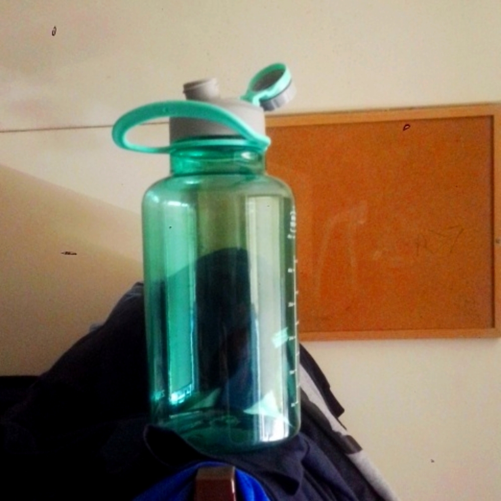 64 oz water jug